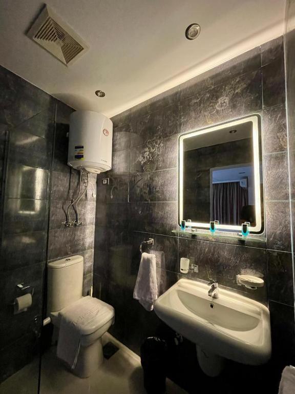 Unique Pyramids Boutique Inn Kafrat al Jabal Bagian luar foto